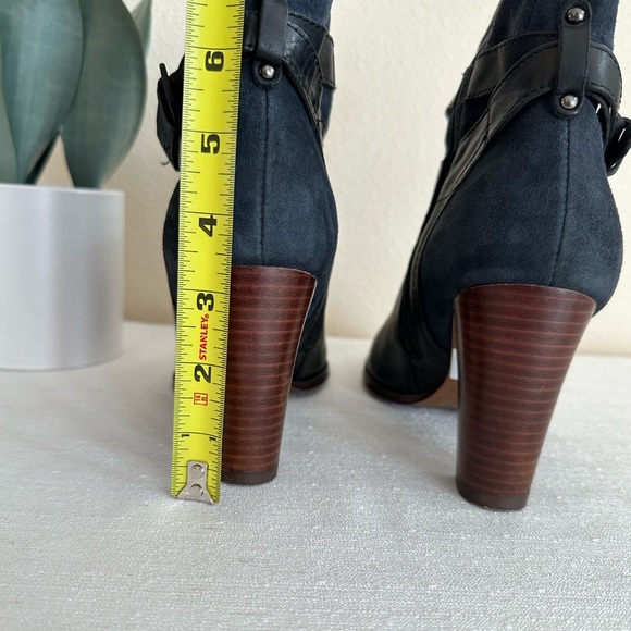 Clarks Kacia Garnet Navy Blue Suede/Leather Mid Height Heeled Boots Women’s 9M - Picture 8 of 11